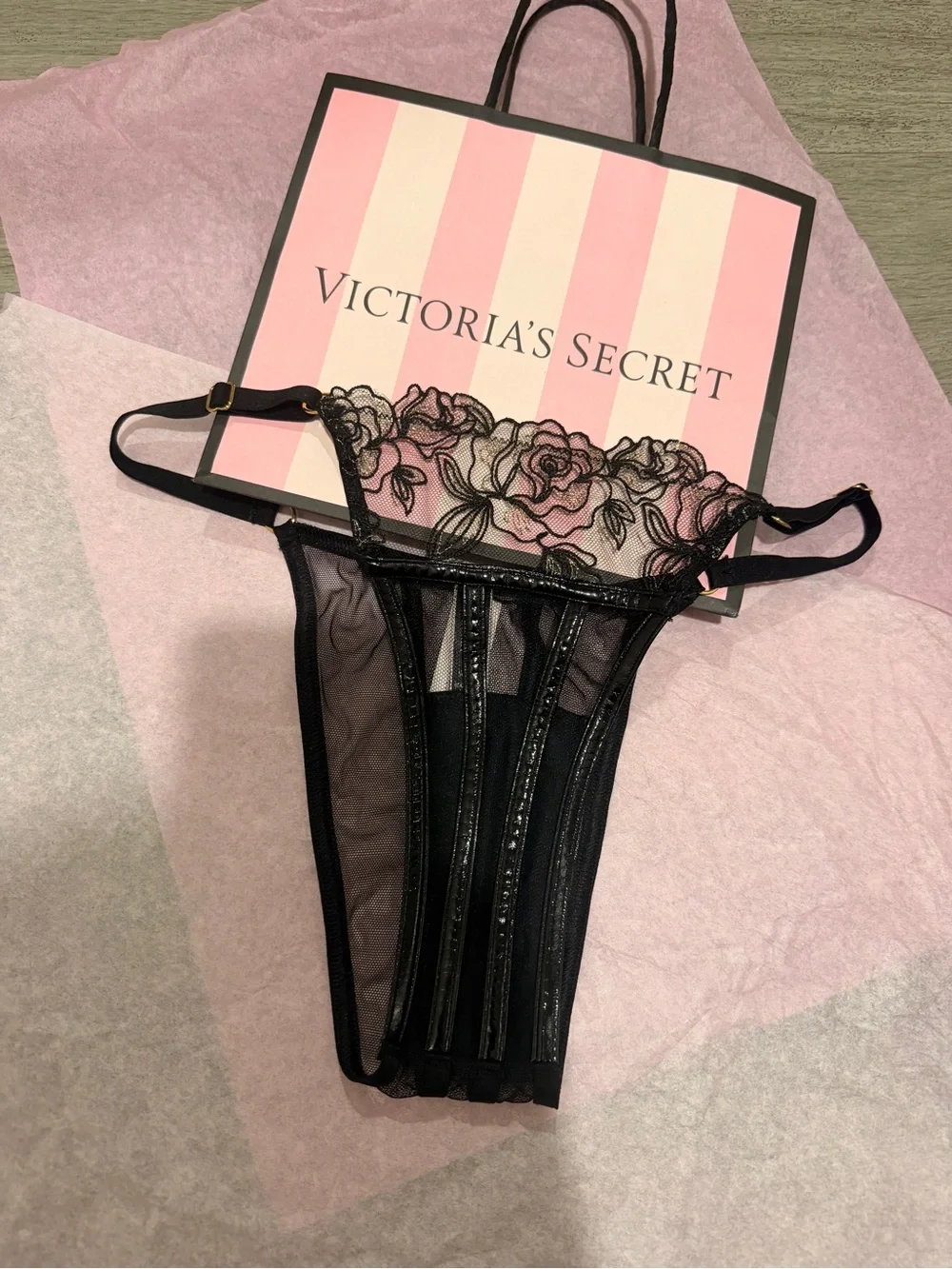 New Victorias Secret very sexy brazillian panties XS